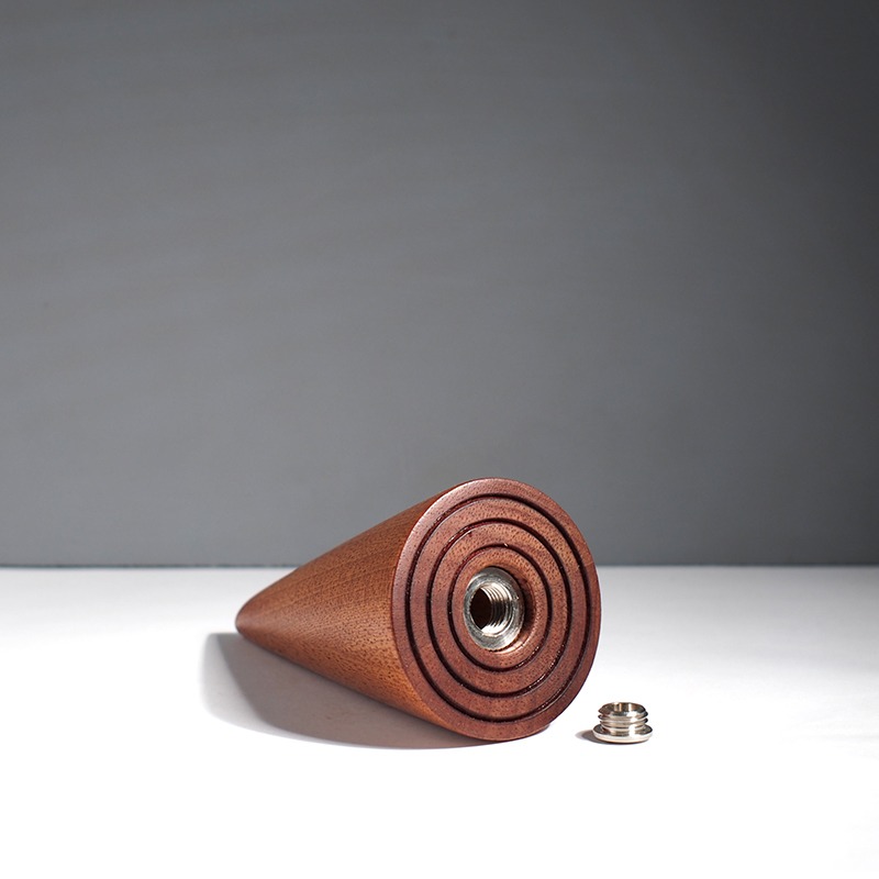 Sluiting houten mini urn model Zegge van Bosurn.nl in mahonie