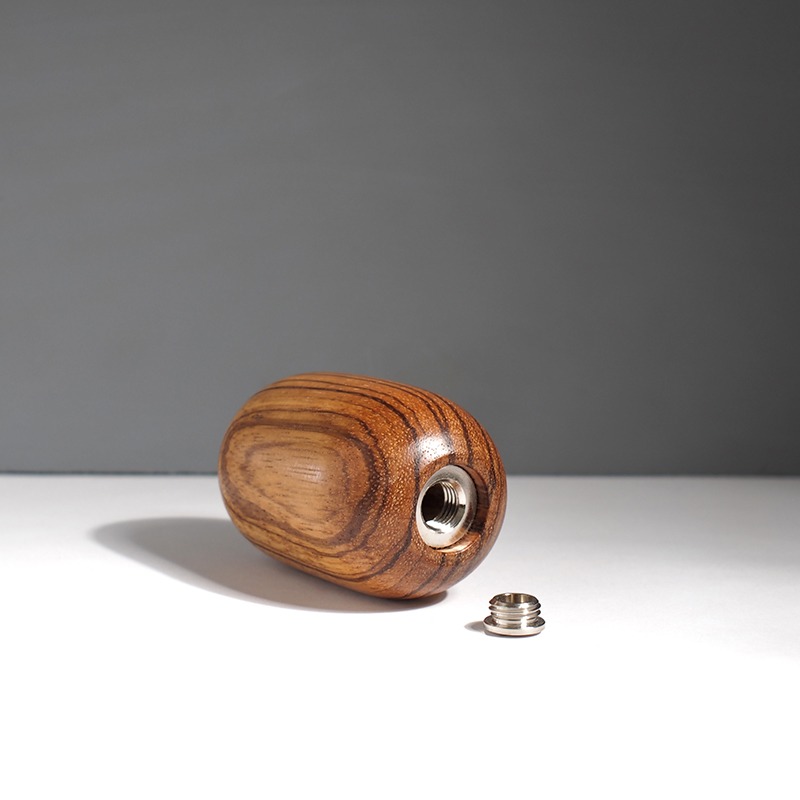 Sluiting houten mini urn model Brem van Bosurn.nl in zebrano